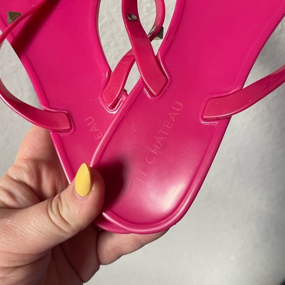 LE CHATEAU sandals - Picture 2 of 3